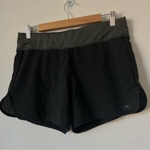 REI Running Shorts Double Layer Back Zip Pocket Black Size Medium Hiking